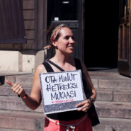 A girl in front of Wanha at Kolmen Sep&auml;n Aukio