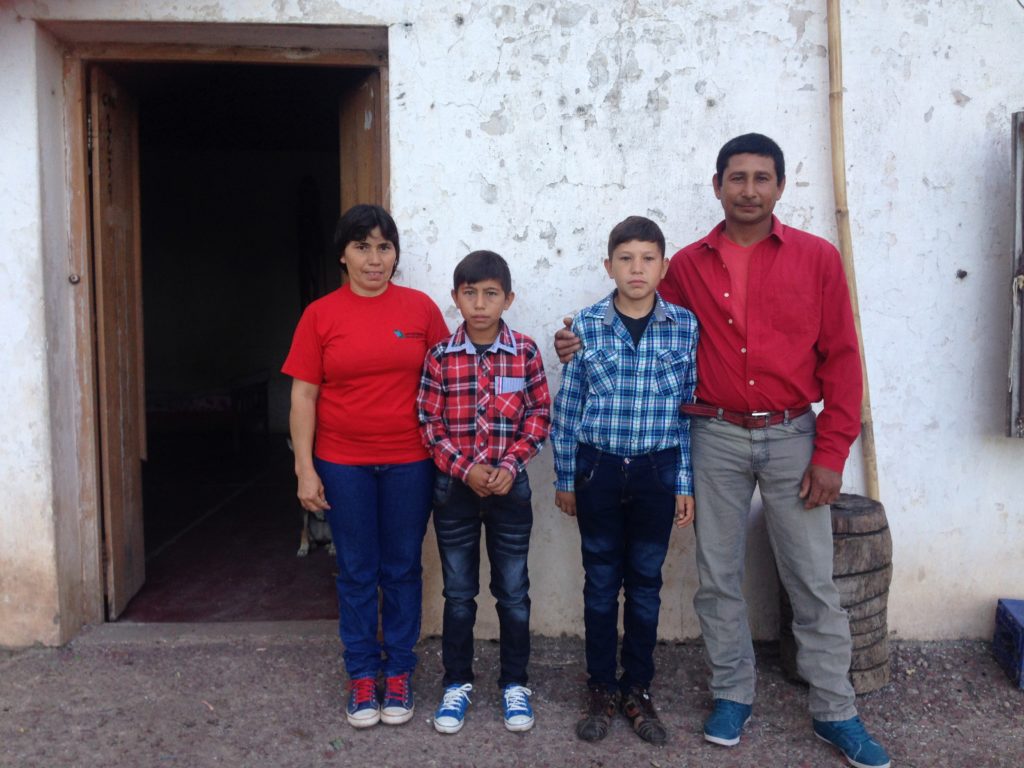 Maria and her family at Paraje El 50